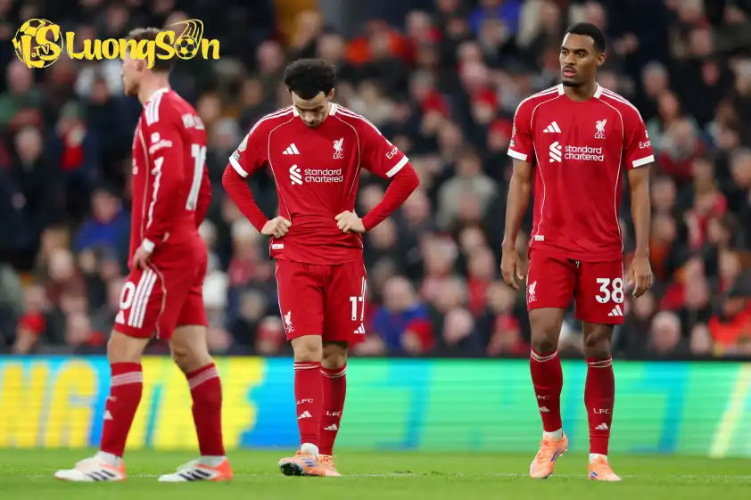 Liverpool có thể ngừng nghĩ đến việc bảo vệ chức vô địch nếu còn tiếp tục phong độ thảm hoạ như hiện tại.