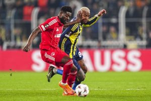 Fenerbahce khó gây bất ngờ trên sân của Nottingham Forest.